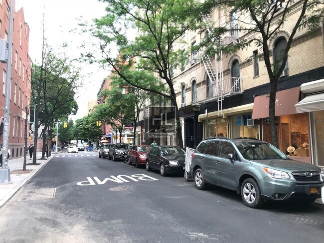 Building Photo - Mott Street