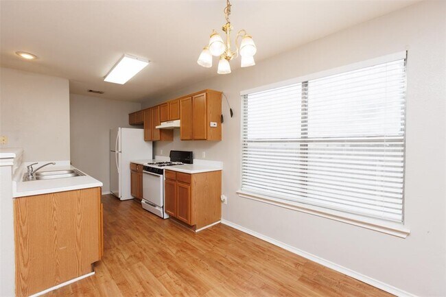Foto del edificio - 1029 Christopher Ave