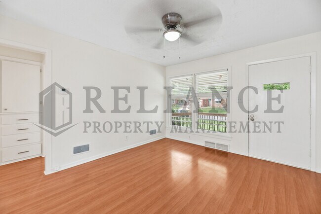 Foto del edificio - 1144 Prairie Park Rd