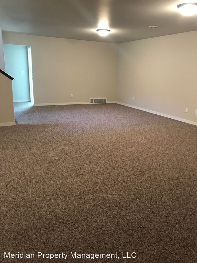 Building Photo - 5 br, 3 bath House - 4758 6th St W