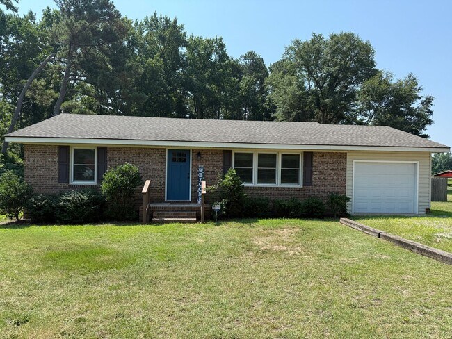 Foto del edificio - Tranquil 3 Bed 2 Bath Home in Raeford