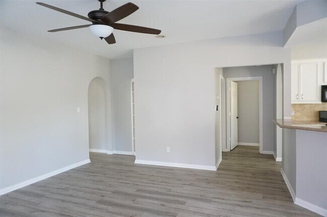 Building Photo - 6878 Stillwater Dr