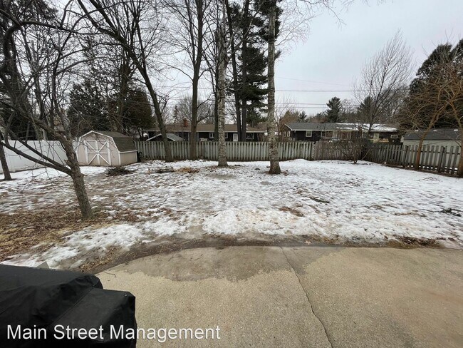 Building Photo - 3 br, 2 bath House - 1643 Birchwood Dr.