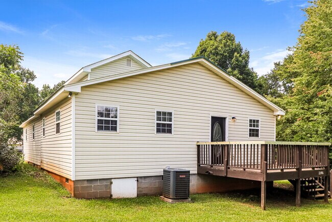 Foto del edificio - 1146 Little Vine Church Rd