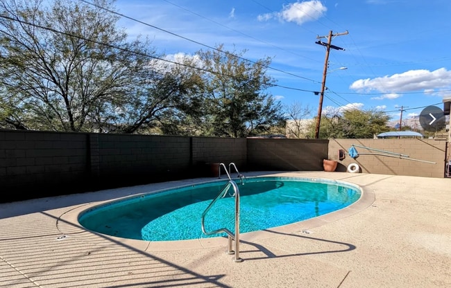 Building Photo - 2861 N Columbus Blvd