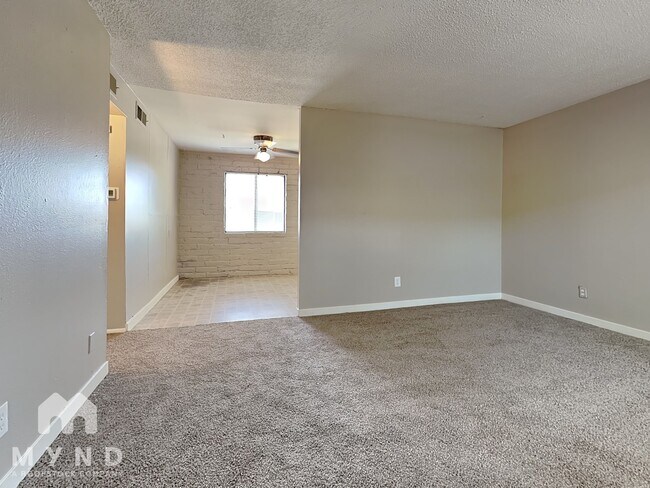 Foto del edificio - 912 S Dorsey Ln
