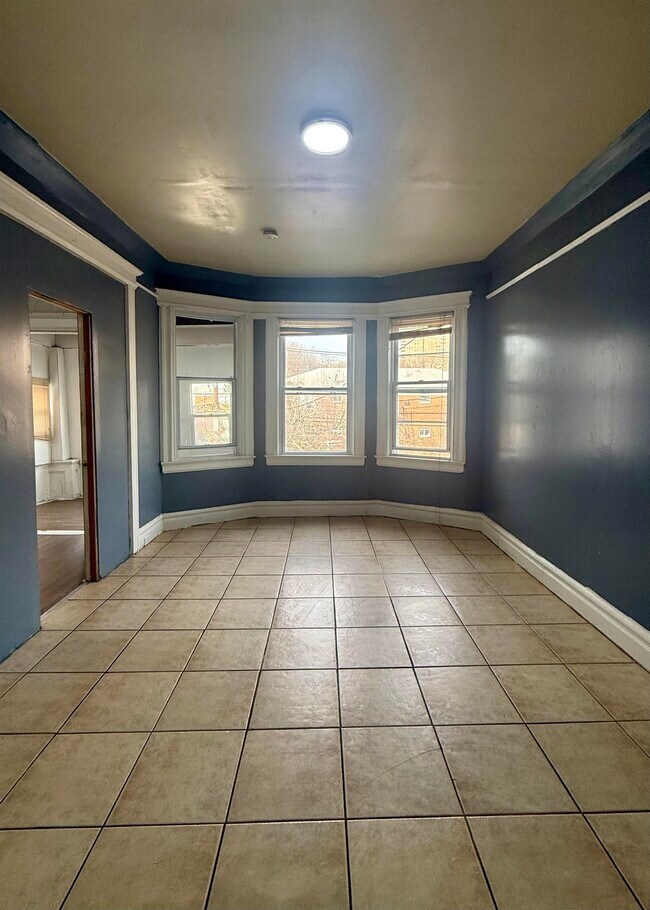 Foto del edificio - 110 Lincoln Ave