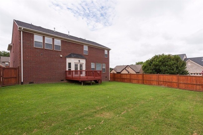Foto del edificio - 806 River Heights Dr
