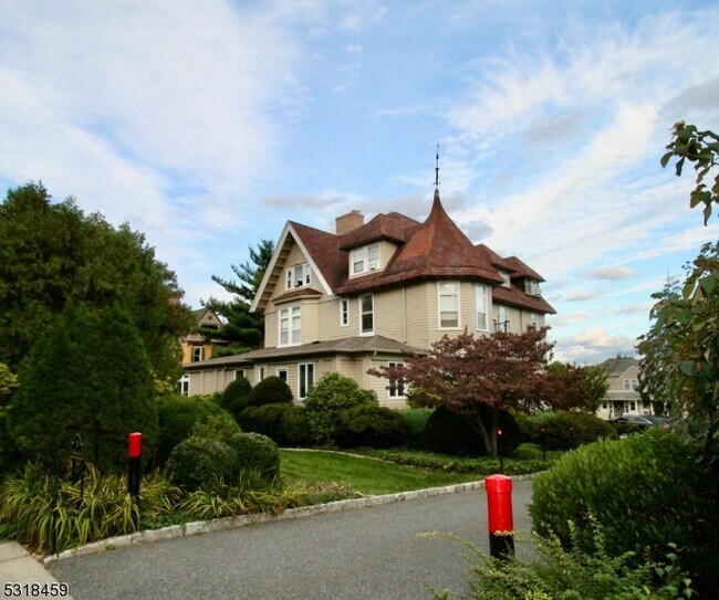 Foto del edificio - 39 N Mountain Ave