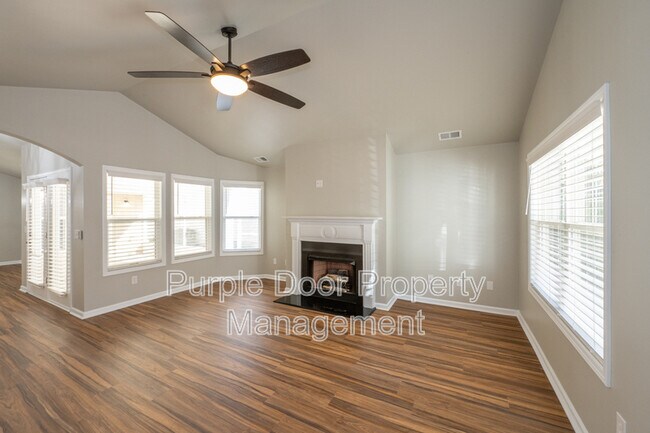Building Photo - 120 Jaime Dr