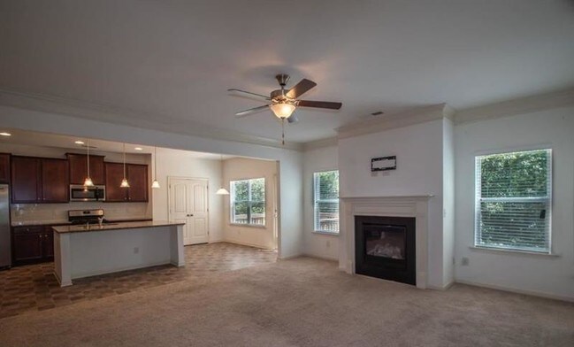 Foto del edificio - 120 Brooks Cir