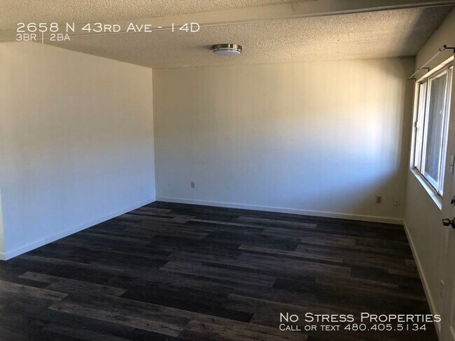 Building Photo - 3 bed 2 Bath Condo off 43rd Ave and Thomas!