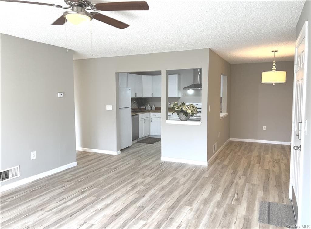 15 Edinburgh Dr, Peekskill, NY 10566 Condo for Rent in Peekskill, NY