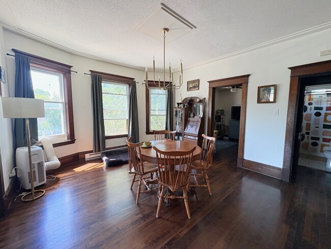 Dining Room - 2900 NE Tyler St
