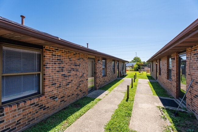 Building Photo - 4116 Benttree Dr