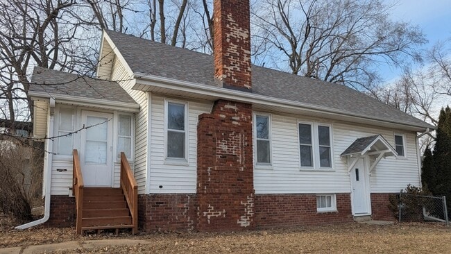 Foto del edificio - 1015 A Ave E