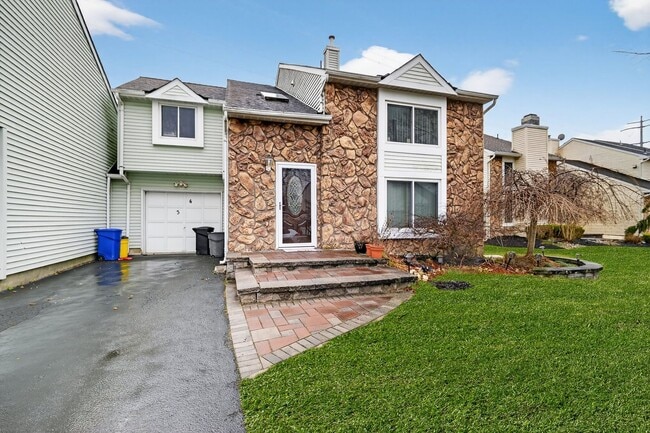 Foto del edificio - 34 Jeffrey Cir