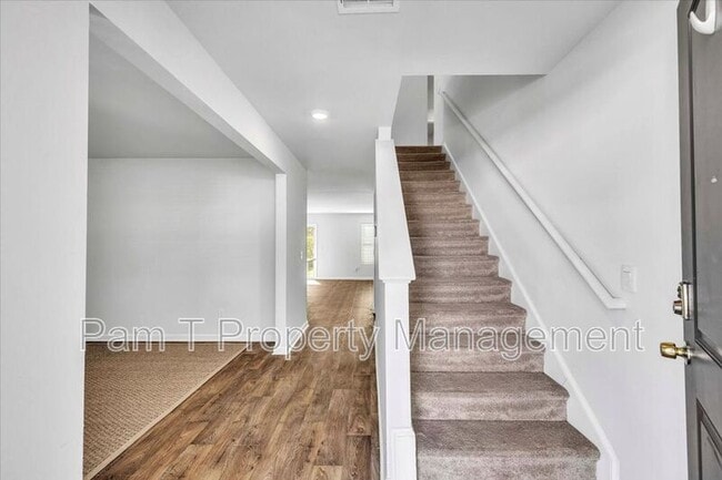 Building Photo - 512 Turpentine Trl