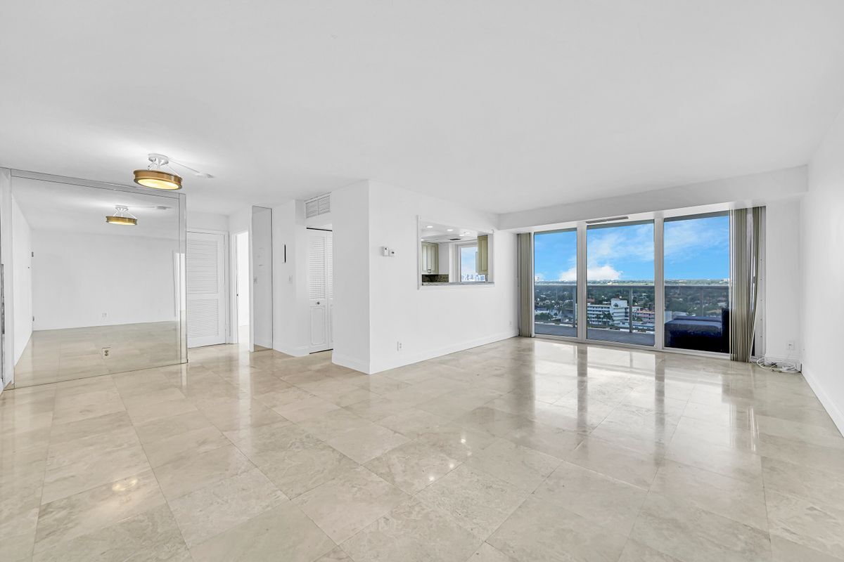 Foto principal - 2841 N Ocean Blvd