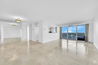Building Photo - 2841 N Ocean Blvd