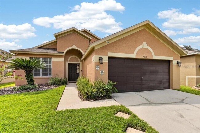 Foto del edificio - 5605 Hawklake Rd