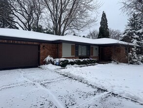 Building Photo - 1014 St Andrews Way