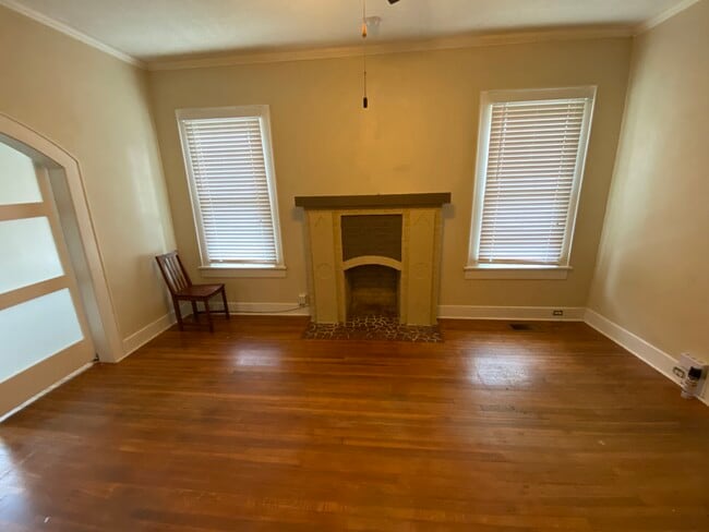 Foto del edificio - 156 College St