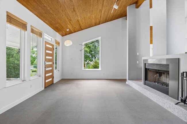 Foto del edificio - 5714 Penny Creek Dr