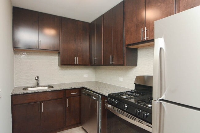 Foto del edificio - 535 W Surf St