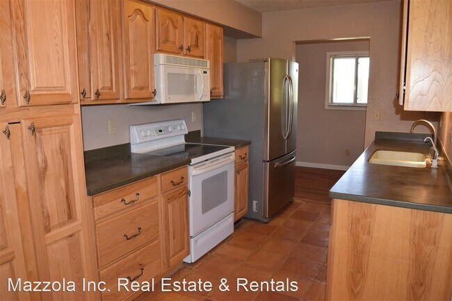 Building Photo - 4 br, 2.5 bath House - 18 David Dr