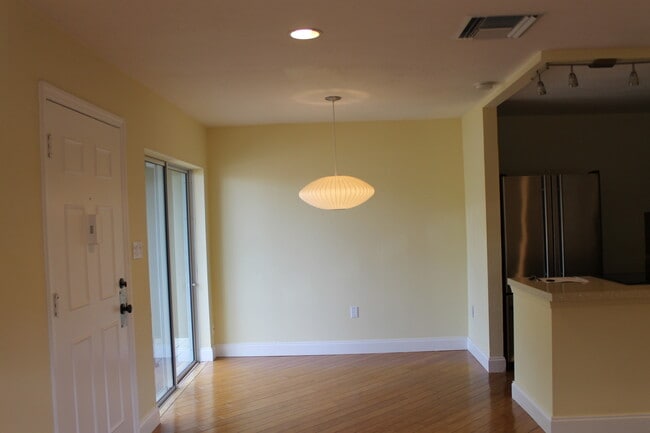 Building Photo - LUCERNE OAKS CONDO IN DOWNTOWN ORLANDO