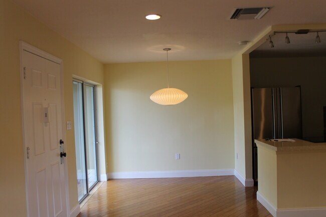 Foto del edificio - LUCERNE OAKS CONDO IN DOWNTOWN ORLANDO