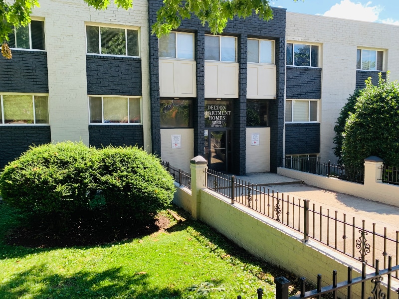 Primary Photo - 3030 30th St SE