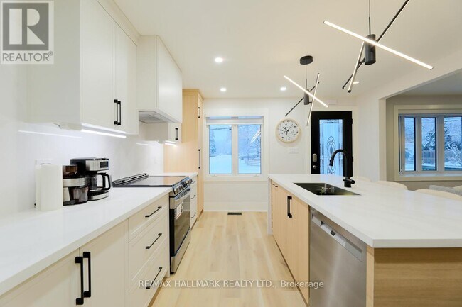 Building Photo - 10 Flagstaff Rd