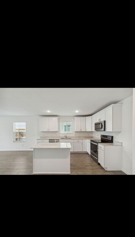 Building Photo - 4425 Benham Dr
