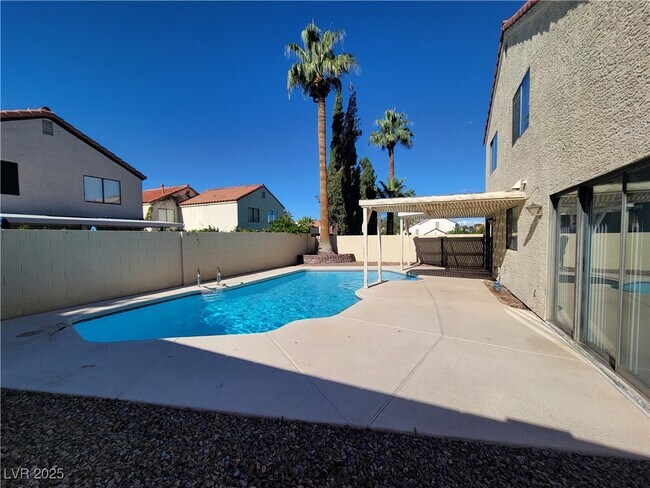 Building Photo - 65 Megan Dr