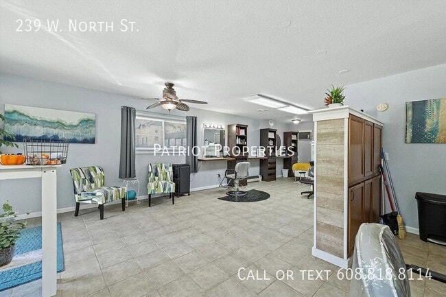 Foto del edificio - 239 W North St