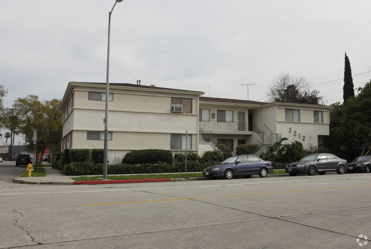 Primary Photo - 3212 La Cienega Ave