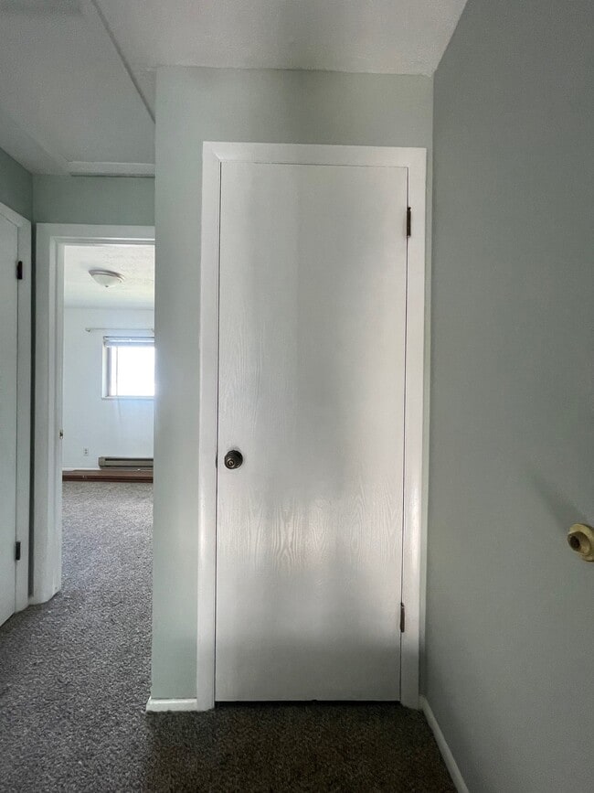 Building Photo - 660 S 200 W