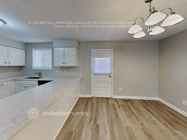 Foto del edificio - 1425 E 97th Pl