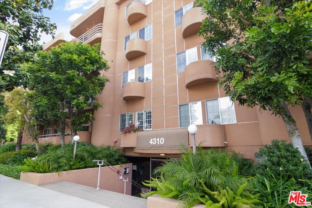4310 Cahuenga Blvd Unit 303, Los Angeles, CA 91602 Room for Rent in