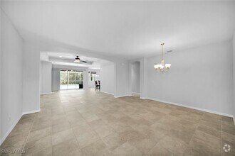 Building Photo - 271 Destiny Cir