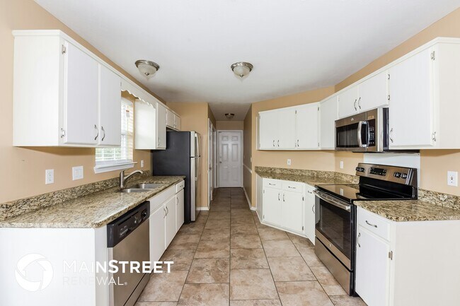 Building Photo - 825 Stone Hedge Ct