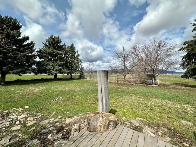 Building Photo - Prairie Avenue Home with No CC & R'S (APP#...