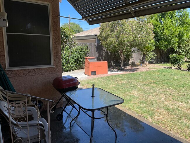 Foto del edificio - 2605 E Princeton Ave