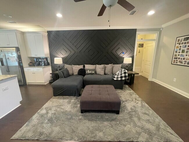 Foto del edificio - 2387 Belmont Dr