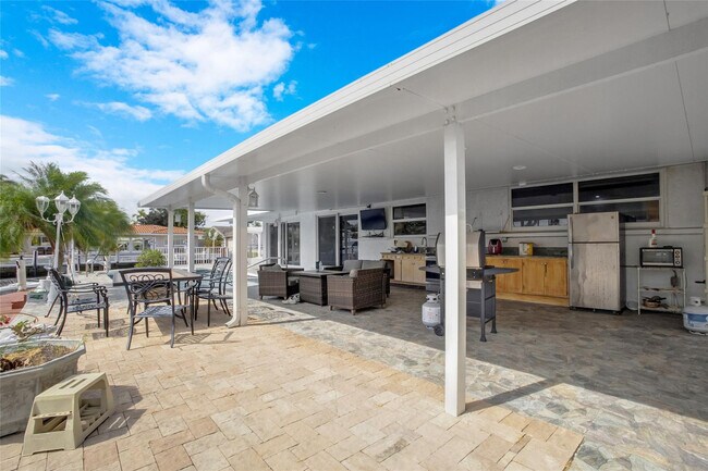 Foto del edificio - 1311 NE 27th Way