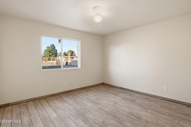 Foto del edificio - 3580 Black Bear Ln