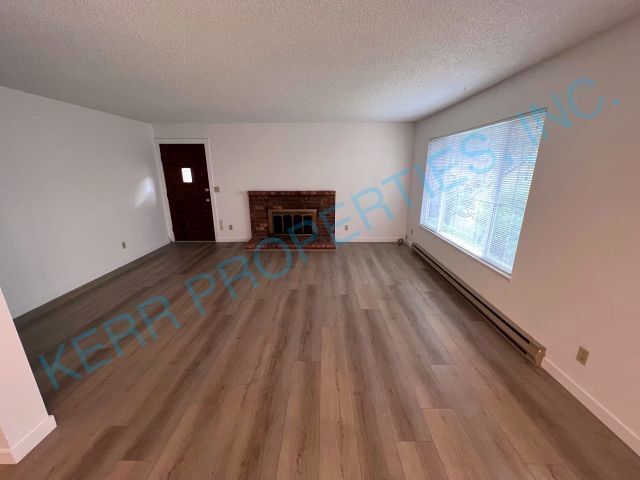 Foto del edificio - Charming 2-Bedroom Rental in Prime Oregon City Location!