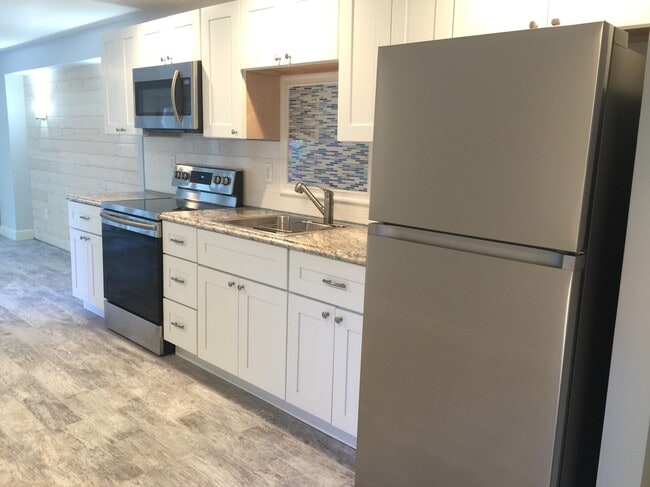 Foto del edificio - 16 Sherwood Dr